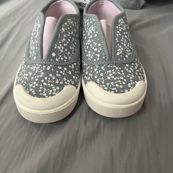 New Oshkosh floral print slip on shoes - Picture 6 of 10